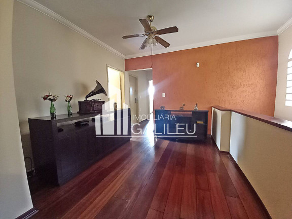Imagem Casa com 3 Quartos à Venda, 248 m² em Jardim Flamboyant - Campinas Imagem Casa com 3 Quartos à Venda, 248 m² em Jardim Flamboyant - Campinas
