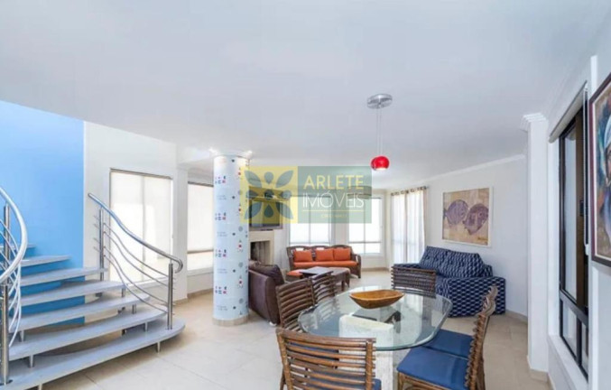 Imagem Casa com 6 Quartos para Alugar ou Temporada, 305 m² em Bombas - Bombinhas Imagem Casa com 6 Quartos para Alugar ou Temporada, 305 m² em Bombas - Bombinhas