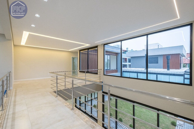 Imagem Casa com 4 Quartos à Venda, 375 m² em Ingleses Norte - Florianópolis Imagem Casa com 4 Quartos à Venda, 375 m² em Ingleses Norte - Florianópolis