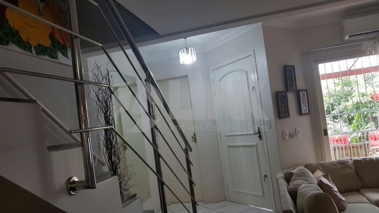 Imagem Casa com 3 Quartos à Venda, 165 m² em Sarandi - Porto Alegre Imagem Casa com 3 Quartos à Venda, 165 m² em Sarandi - Porto Alegre