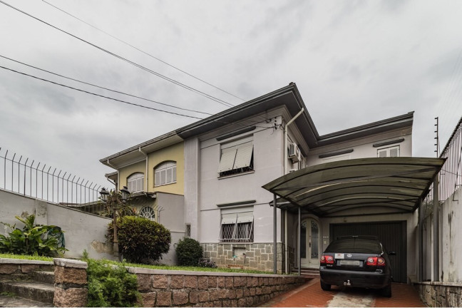 Imagem Casa com 3 Quartos à Venda, 200 m² em Santana - Porto Alegre Imagem Casa com 3 Quartos à Venda, 200 m² em Santana - Porto Alegre