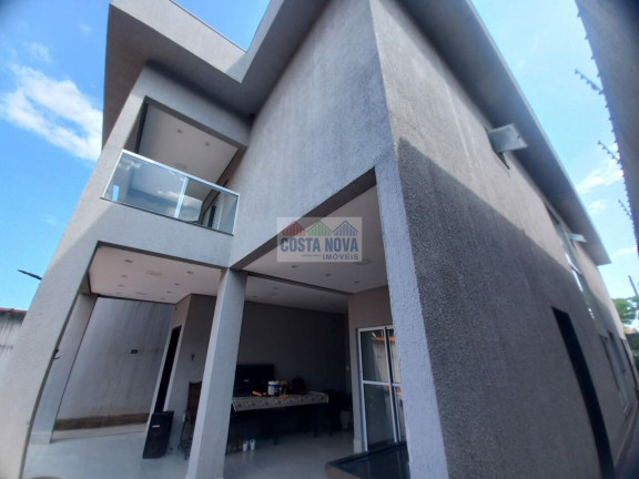 Imagem Casa com 3 Quartos à Venda, 300 m²