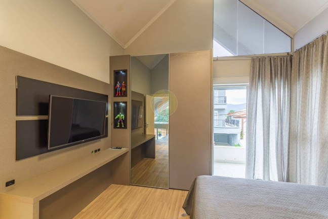 Imagem Casa com 3 Quartos à Venda, 380 m² em Camboriú Imagem Casa com 3 Quartos à Venda, 380 m² em Camboriú
