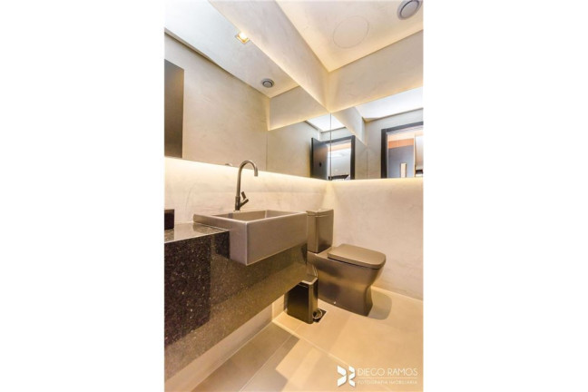 Imagem Apartamento com 3 Quartos à Venda, 162 m² em Higienópolis - Porto Alegre Imagem Apartamento com 3 Quartos à Venda, 162 m² em Higienópolis - Porto Alegre