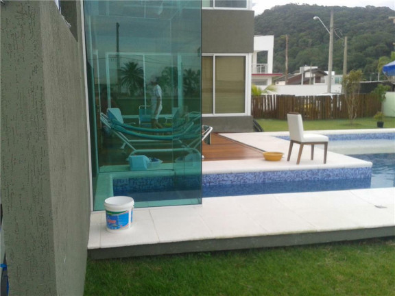 Imagem Sobrado com 3 Quartos à Venda, 390 m² em Massaguaçu - Caraguatatuba Imagem Sobrado com 3 Quartos à Venda, 390 m² em Massaguaçu - Caraguatatuba