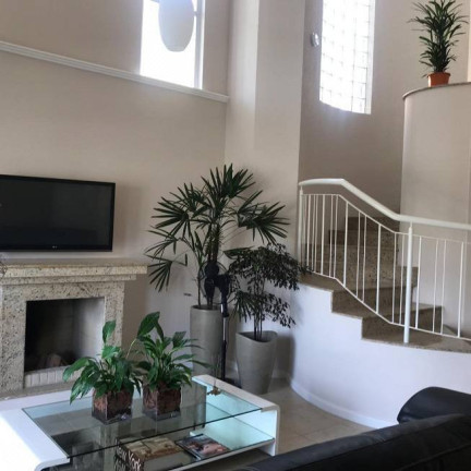 Imagem Casa com 5 Quartos à Venda, 373 m² em Jurerê - Florianópolis Imagem Casa com 5 Quartos à Venda, 373 m² em Jurerê - Florianópolis