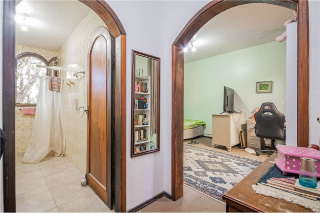 Imagem Casa com 5 Quartos à Venda, em Petrópolis - Porto Alegre Imagem Casa com 5 Quartos à Venda, em Petrópolis - Porto Alegre