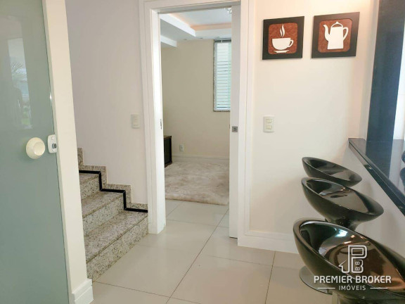 Imagem Casa com 4 Quartos à Venda, 225 m² em Quebra Frascos - Teresópolis Imagem Casa com 4 Quartos à Venda, 225 m² em Quebra Frascos - Teresópolis
