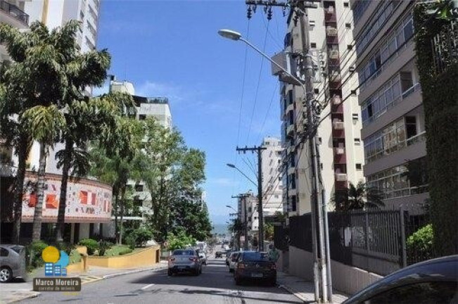 Imagem Apartamento com 4 Quartos à Venda, 248 m² em Centro - Florianópolis Imagem Apartamento com 4 Quartos à Venda, 248 m² em Centro - Florianópolis