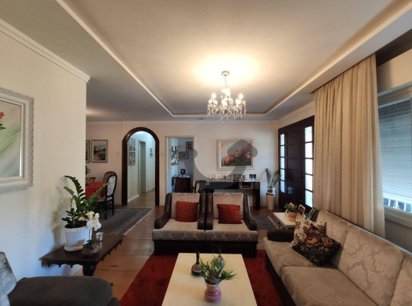 Imagem Casa com 4 Quartos à Venda, 292 m² em Centro - Santa Cruz Do Sul Imagem Casa com 4 Quartos à Venda, 292 m² em Centro - Santa Cruz Do Sul