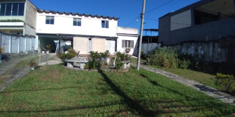 Imagem Imóvel com 3 Quartos à Venda, 316 m² em Campo Grande - Rio De Janeiro Imagem Imóvel com 3 Quartos à Venda, 316 m² em Campo Grande - Rio De Janeiro