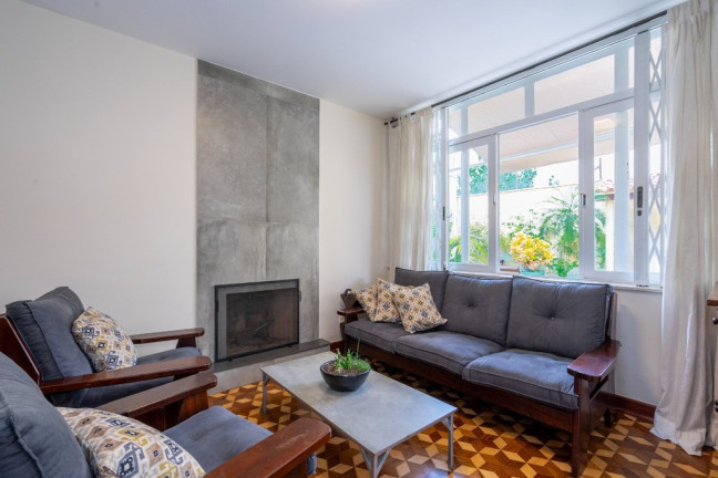 Imagem Casa com 4 Quartos à Venda, em Moema - São Paulo Imagem Casa com 4 Quartos à Venda, em Moema - São Paulo