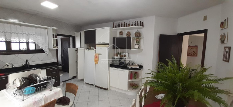 Imagem Casa com 4 Quartos à Venda, 200 m² em São João Do Rio Vermelho - Florianópolis Imagem Casa com 4 Quartos à Venda, 200 m² em São João Do Rio Vermelho - Florianópolis