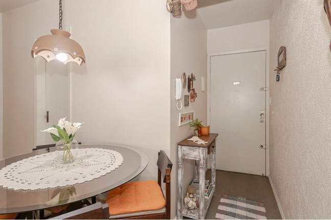 Imagem Imóvel com 2 Quartos à Venda, 59 m² em Vila Ipiranga - Porto Alegre Imagem Imóvel com 2 Quartos à Venda, 59 m² em Vila Ipiranga - Porto Alegre