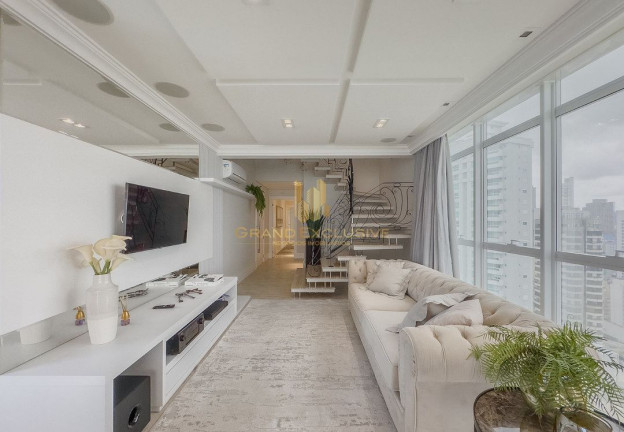 Imagem Cobertura com 3 Quartos à Venda, 273 m² em Centro - Balneário Camboriú Imagem Cobertura com 3 Quartos à Venda, 273 m² em Centro - Balneário Camboriú