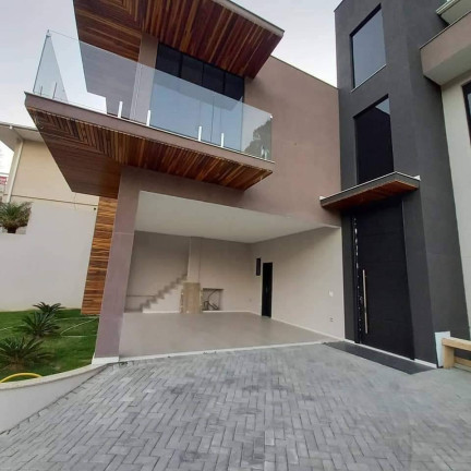 Casa com 4 Quartos à Venda,  em Conego - Nova Friburgo