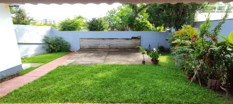 Imagem Casa com 4 Quartos à Venda, 300 m² em Coqueiros - Florianopolis Imagem Casa com 4 Quartos à Venda, 300 m² em Coqueiros - Florianopolis