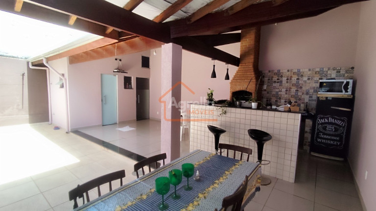 Imagem Casa com 3 Quartos à Venda, 192 m² em Jardim Inocoop - Mogi Mirim Imagem Casa com 3 Quartos à Venda, 192 m² em Jardim Inocoop - Mogi Mirim