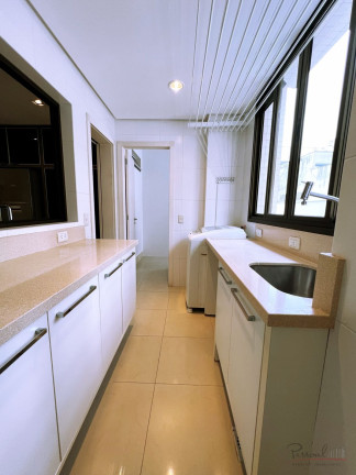 Imagem Apartamento com 3 Quartos à Venda, 188 m² em Centro - Florianópolis Imagem Apartamento com 3 Quartos à Venda, 188 m² em Centro - Florianópolis