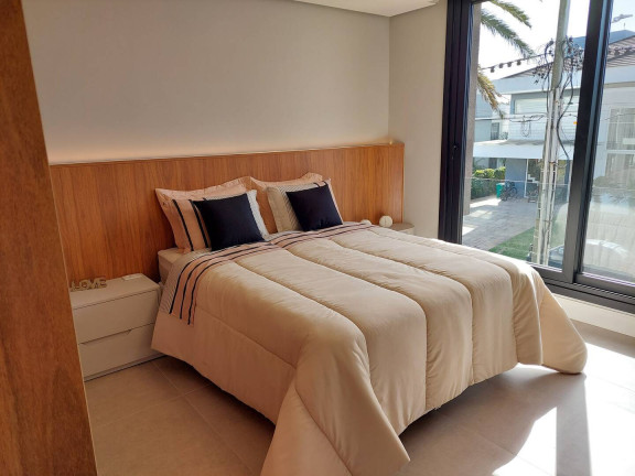 Imagem Casa com 5 Quartos à Venda, em Xangri-lá Imagem Casa com 5 Quartos à Venda, em Xangri-lá