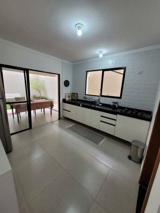 Imagem Casa com 3 Quartos à Venda, 135 m² em Jardim Maristela - Atibaia Imagem Casa com 3 Quartos à Venda, 135 m² em Jardim Maristela - Atibaia