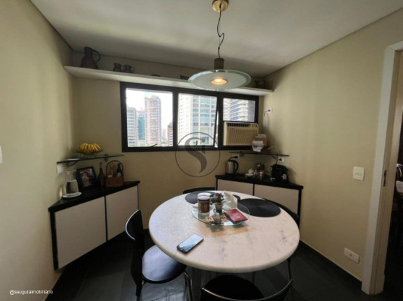 Imagem Apartamento com 3 Quartos à Venda, 220 m² em Itaim Bibi - São Paulo