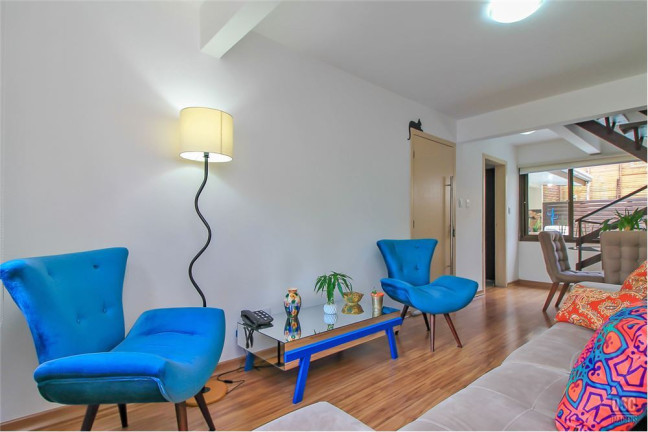 Imagem Casa com 2 Quartos à Venda, em Ipanema - Porto Alegre Imagem Casa com 2 Quartos à Venda, em Ipanema - Porto Alegre