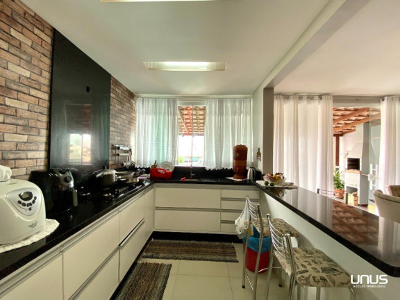 Imagem Casa com 3 Quartos à Venda, 300 m² em Estreito - Florianópolis
