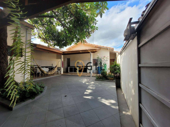 Imagem Casa com 3 Quartos à Venda, 232 m² em Centro - Jacareí Imagem Casa com 3 Quartos à Venda, 232 m² em Centro - Jacareí