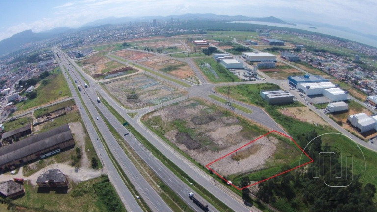 Terreno à Venda, 600 m² em Barra Do Aririú - Palhoça