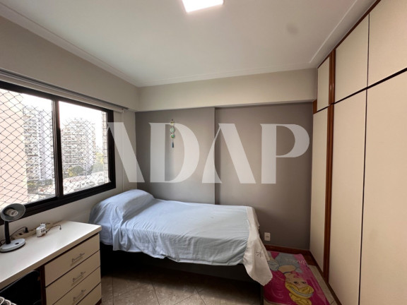 Imagem Imóvel com 4 Quartos à Venda, 133 m² em Barra Da Tijuca - Rio De Janeiro Imagem Imóvel com 4 Quartos à Venda, 133 m² em Barra Da Tijuca - Rio De Janeiro