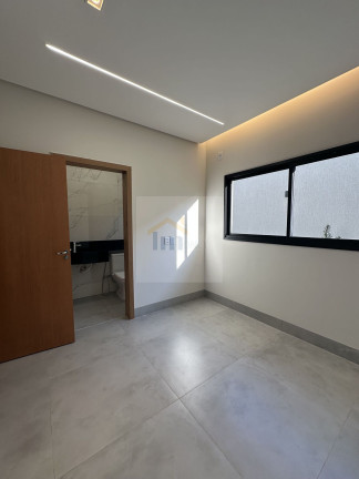 Imagem Casa com 4 Quartos à Venda, 219 m² em Parque Amazônia - Goiânia