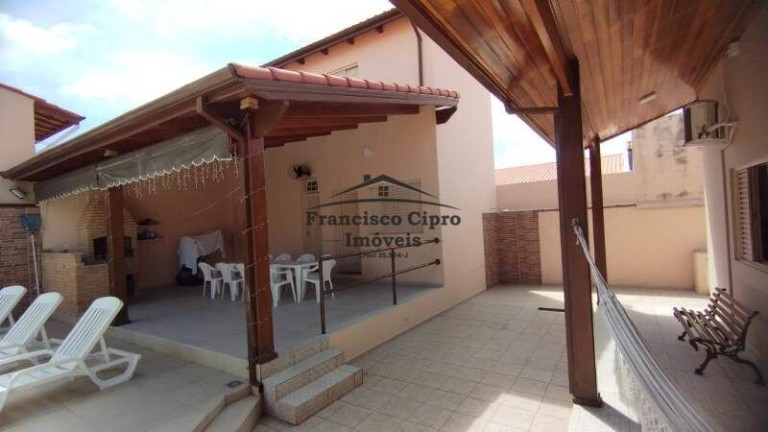 Imagem Casa com 3 Quartos à Venda, 283 m² em Jardim Bela Vista - Guaratinguetá Imagem Casa com 3 Quartos à Venda, 283 m² em Jardim Bela Vista - Guaratinguetá