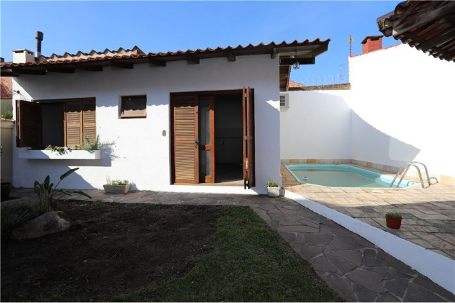 Imagem Casa com 5 Quartos à Venda, em Jardim Itu - Porto Alegre Imagem Casa com 5 Quartos à Venda, em Jardim Itu - Porto Alegre