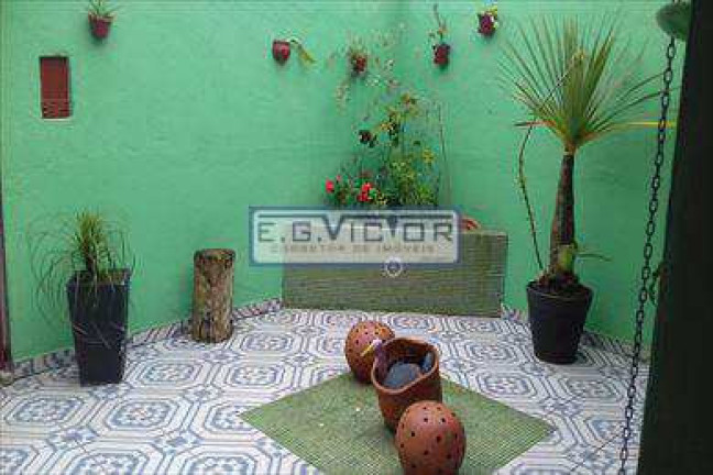 Imagem Sobrado com 2 Quartos à Venda, 69 m² em Balneário Regina Maria - Mongaguá
