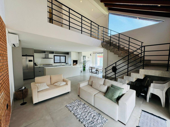Imagem Casa com 3 Quartos à Venda, 147 m² em Mariluz - Itapoá