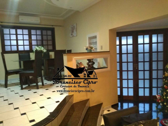 Sobrado com 3 Quartos à Venda, 200 m² em Jardim Europa - Cachoeira Paulista