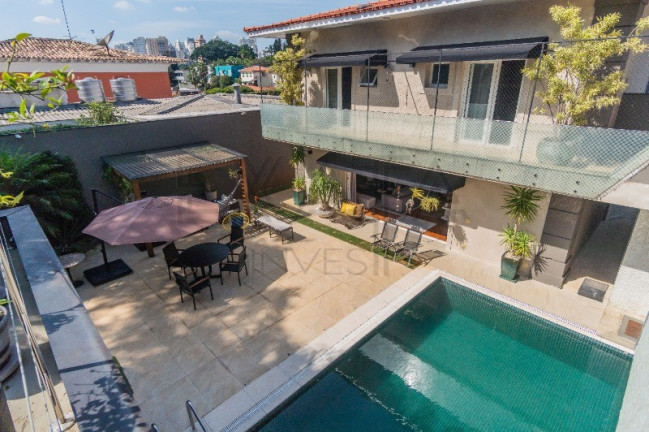 Imagem Casa com 5 Quartos à Venda, 720 m² em Pacaembu - São Paulo Imagem Casa com 5 Quartos à Venda, 720 m² em Pacaembu - São Paulo