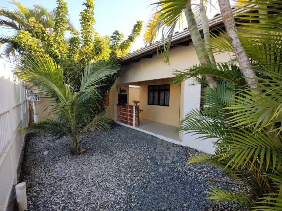 Imagem Casa com 3 Quartos para Temporada, 110 m² em Bombas - Bombinhas Imagem Casa com 3 Quartos para Temporada, 110 m² em Bombas - Bombinhas