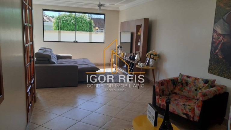 Imagem Casa com 3 Quartos à Venda, 378 m² em Jardim Flamboyant - Campos Dos Goytacazes Imagem Casa com 3 Quartos à Venda, 378 m² em Jardim Flamboyant - Campos Dos Goytacazes