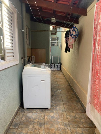Imagem Casa com 3 Quartos à Venda, 200 m² em Beija-flor - Uberaba Imagem Casa com 3 Quartos à Venda, 200 m² em Beija-flor - Uberaba