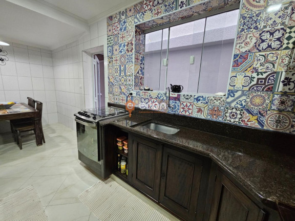Imagem Casa com 3 Quartos à Venda, 213 m² Imagem Casa com 3 Quartos à Venda, 213 m²