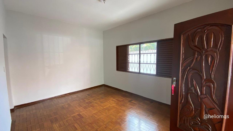 Imagem Casa com 7 Quartos à Venda, 184 m² em Monte Castelo - Campo Grande Imagem Casa com 7 Quartos à Venda, 184 m² em Monte Castelo - Campo Grande