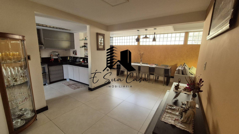 Imagem Casa com 5 Quartos à Venda, 240 m² em Ouro Preto - Belo Horizonte Imagem Casa com 5 Quartos à Venda, 240 m² em Ouro Preto - Belo Horizonte
