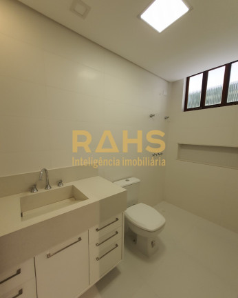 Imagem Casa com 3 Quartos à Venda, 300 m² em América - Joinville