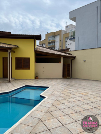 Imagem Sobrado com 6 Quartos à Venda, 375 m² em Centro - Ubatuba