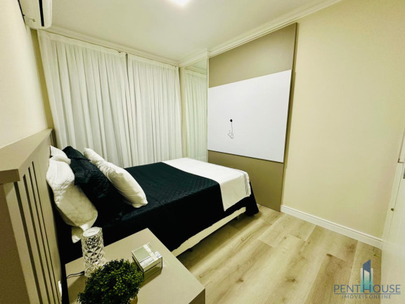 Imagem Apartamento com 2 Quartos à Venda, 65 m² em Centro - Balneário Camboriú