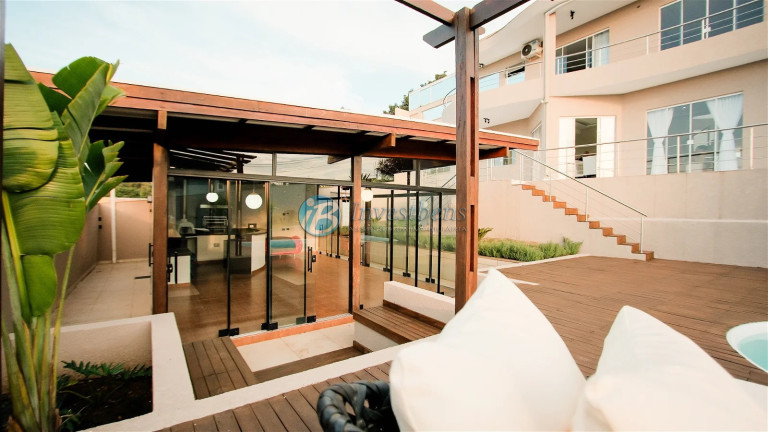 Imagem Casa com 3 Quartos à Venda, 363 m² em Butiatuvinha - Curitiba Imagem Casa com 3 Quartos à Venda, 363 m² em Butiatuvinha - Curitiba