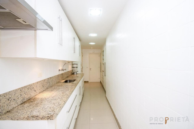 Imagem Apartamento com 2 Quartos à Venda,  em Humaitá - Rio De Janeiro
