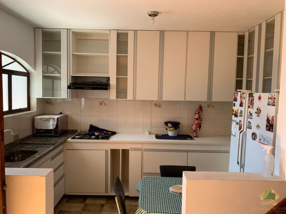 Imagem Casa com 4 Quartos à Venda, 200 m² em Vila Abernéssia - Campos Do Jordão
